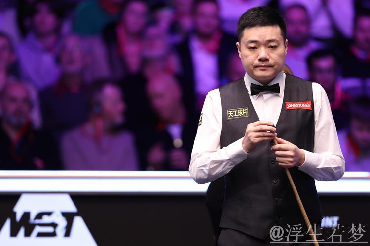 丁俊晖连破世界第二 闯入四强 丁俊晖连破世界第二 闯入四强