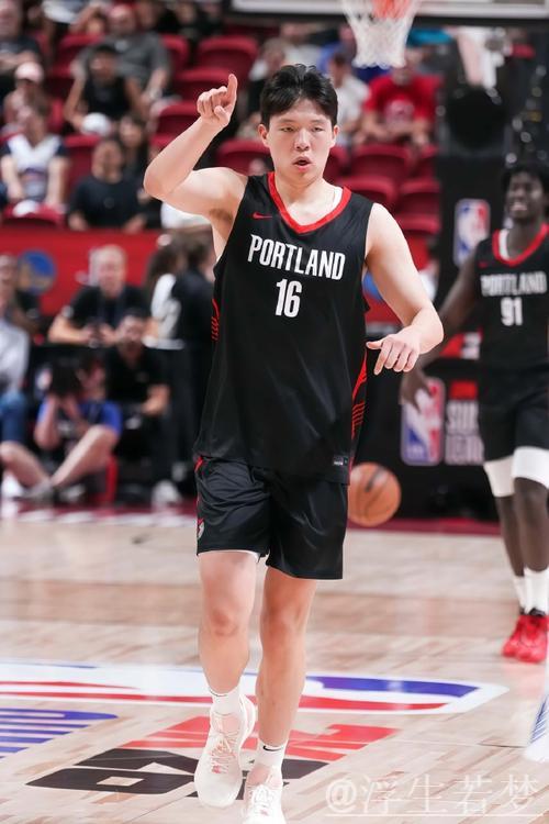 杨瀚森:期待踏入NBA赛场 杨瀚森:期待踏入NBA赛场